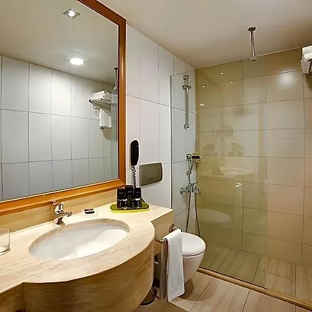 Divan Hotel 4*